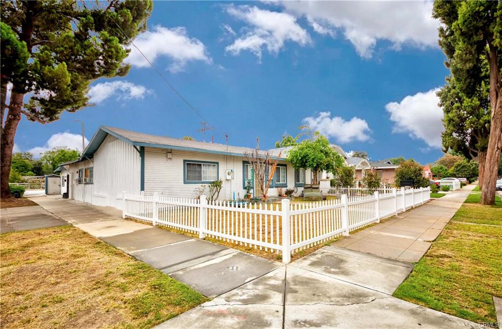 347 W Whiting Ave, Fullerton, CA 92832